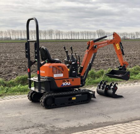 Hitachi Minibagger ZX38U 6 03