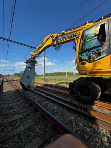 Pladdet railsknipper