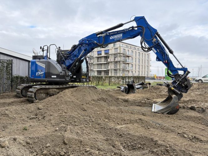 Hitachi ZX135 US 7 Gunter