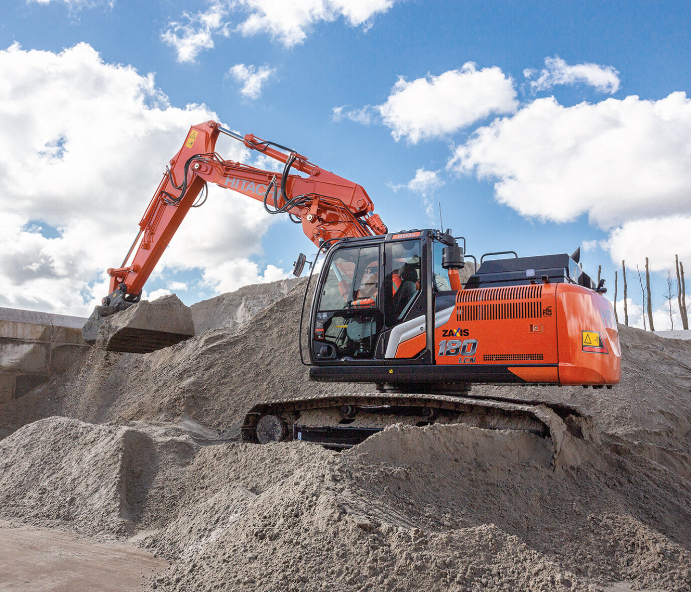 Hitachi ZX160LC-7 image 3 3