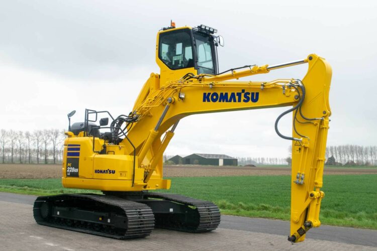 Pladdet Komatsu cabineverhoging image9