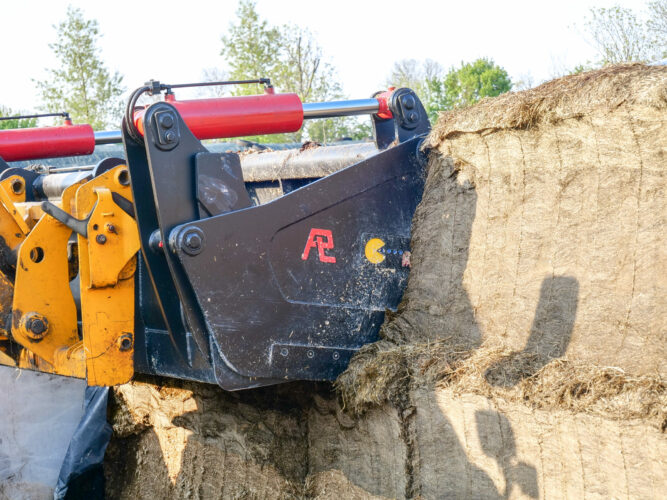 Silage cutter