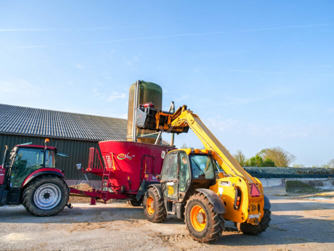 Silage cutter