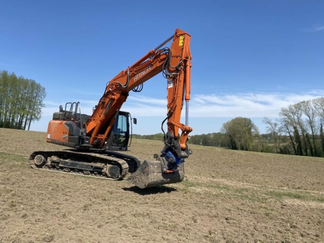 Pladdet Hitachi ZX180 Klant Busschaert (2)