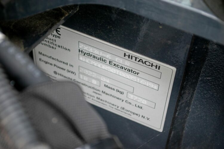Hitachi ZX33U