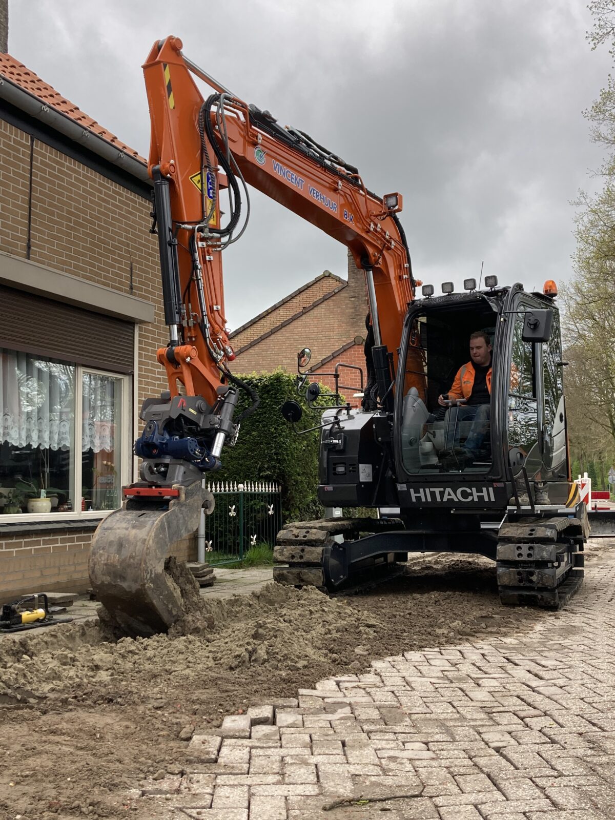 Nieuwe HITACHI ZX85US-6 voor Vincent Verhuur Hoek - Pladdet