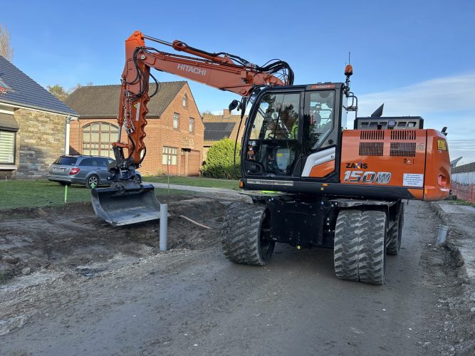 Hitachi ZX 150W-7 mobiele graafmachine