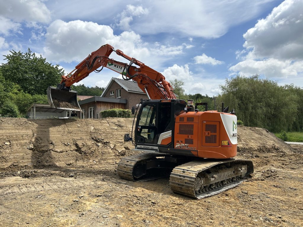 Hitachi ZX225US-7 2P