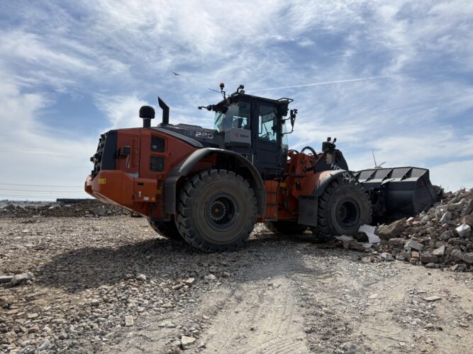 wiellader Hitachi ZX220-7