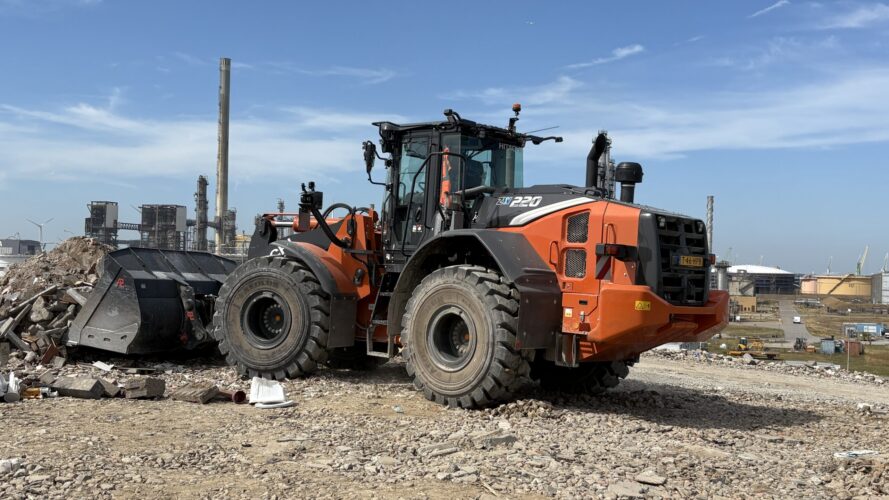 wiellader Hitachi ZX220-7