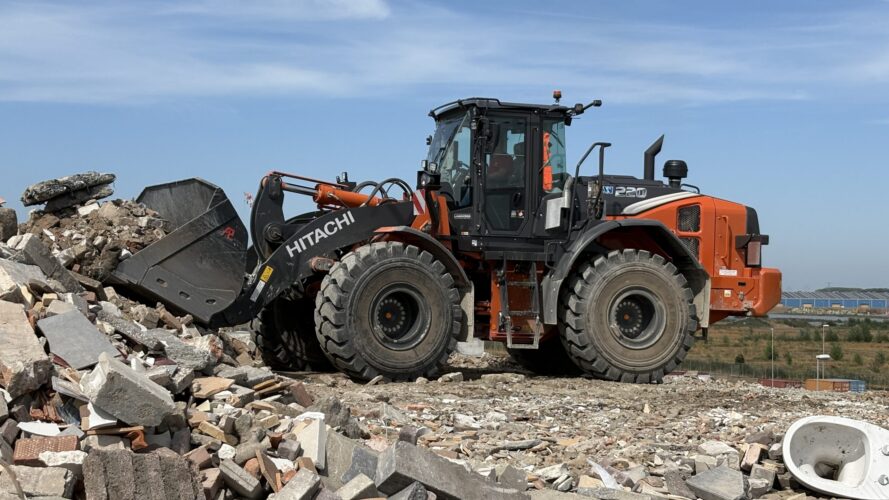 wiellader Hitachi ZX220-7